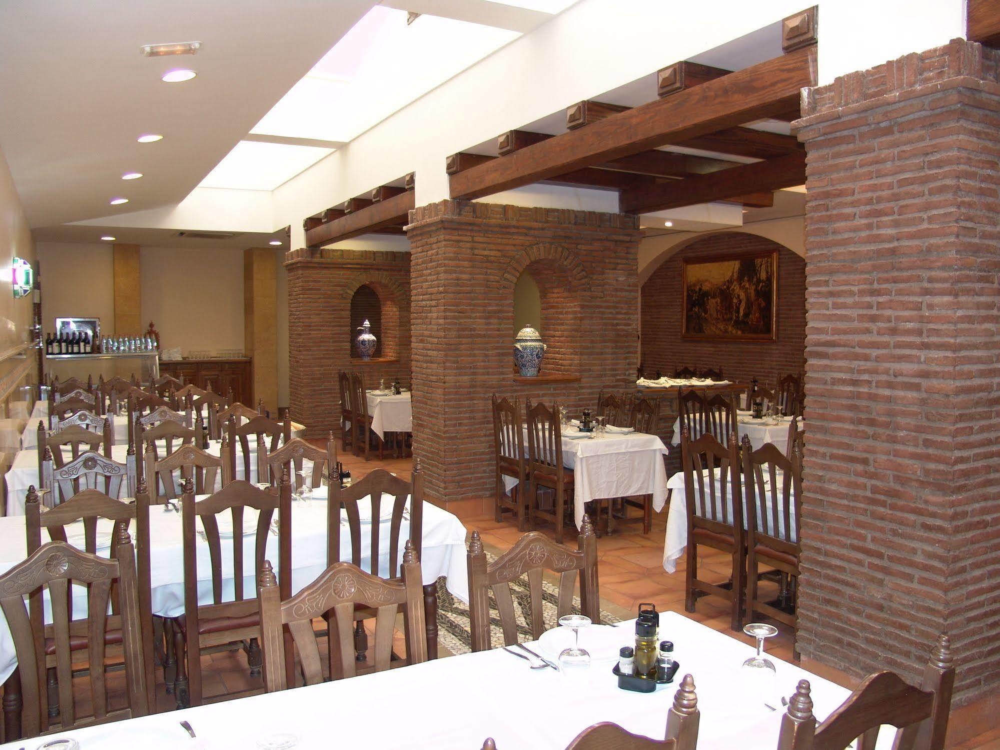 Balneario De Alicun De Las Torres Villanueva de las Torres Ngoại thất bức ảnh