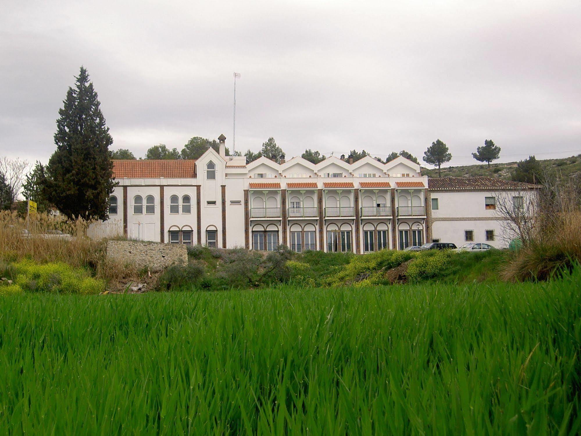 Balneario De Alicun De Las Torres Villanueva de las Torres Ngoại thất bức ảnh